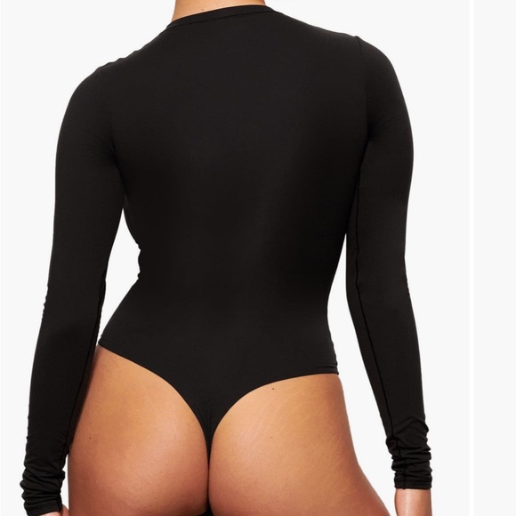 Skims Fits Everybody Long Sleeve Crew Neck Bodysuit Small Onyx - Picture 3 of 4